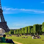 Cia - Eiffel Tower
